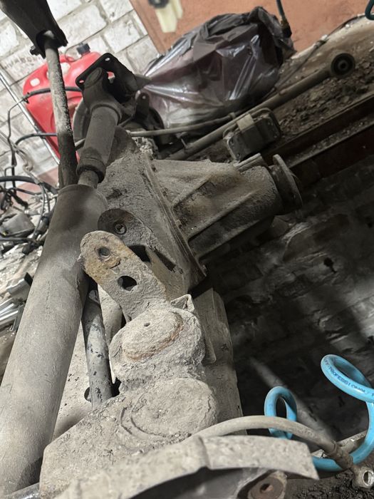 Задний мост Kia Sorento 2,5 чулок, полуоси ступици