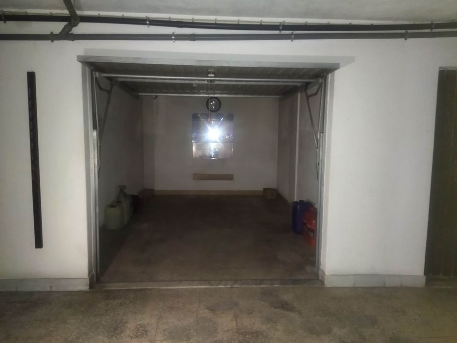 Garagem box, parqueamento, arrecadação, armazém, storage