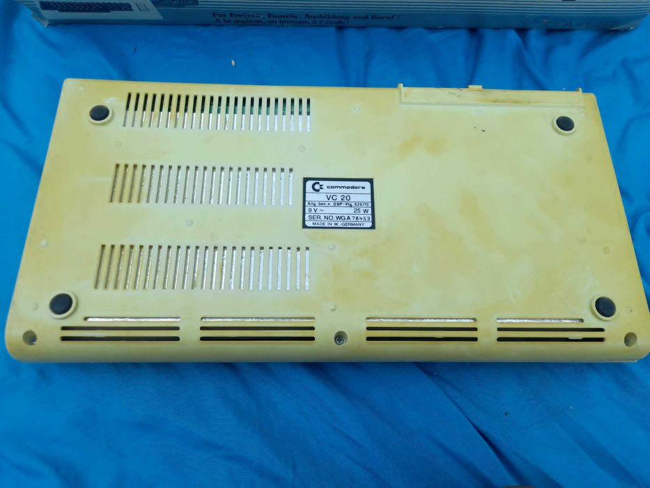VC Commodore 20 w pudełku