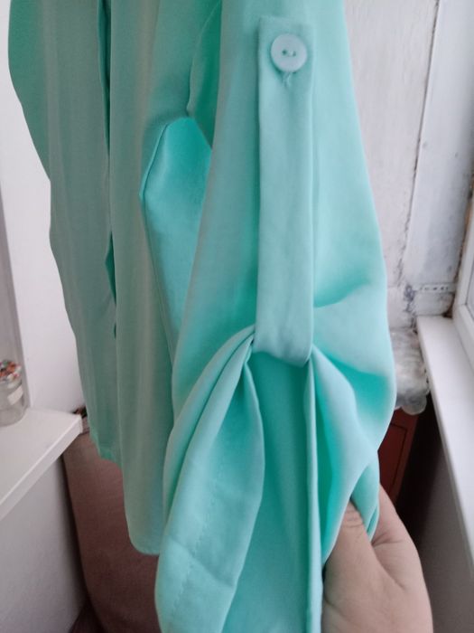 Продаю!Костюм женский брючный