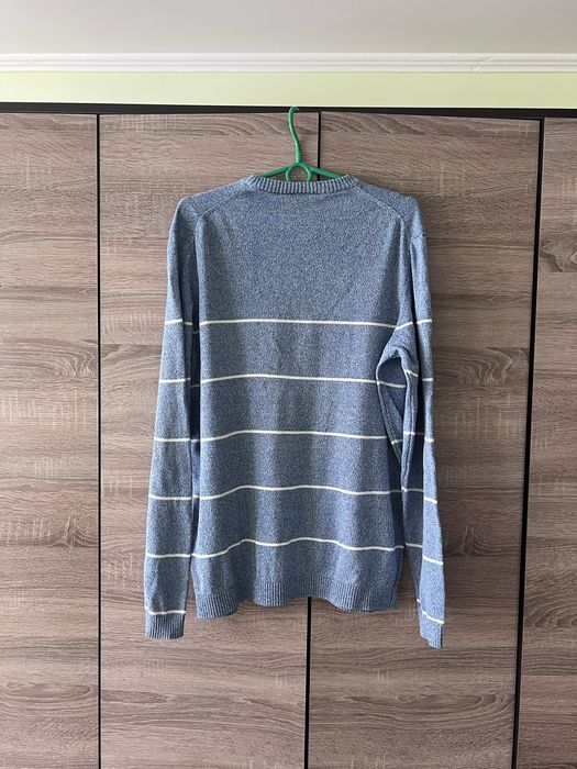 Светер Lacoste.