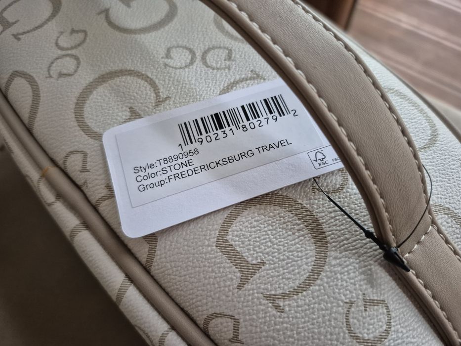 Kosmetyczka Damska Kuferek Guess