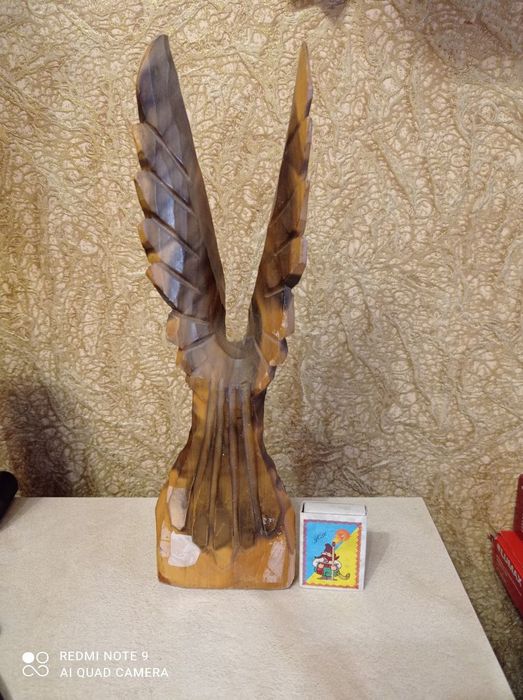 Статуэтка Орел дерево.