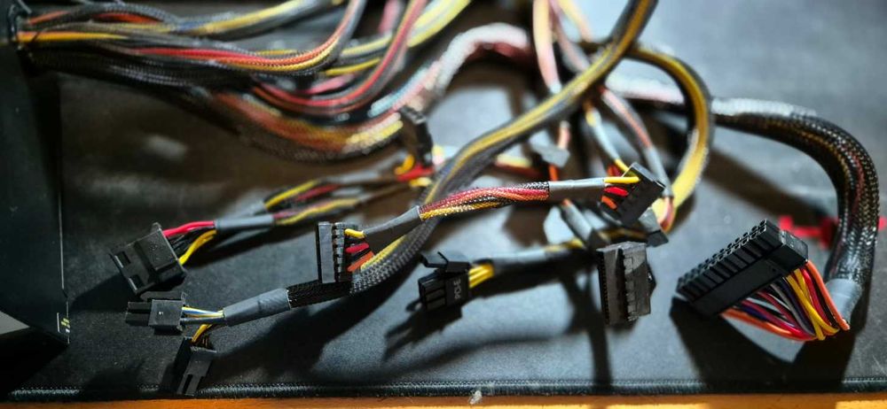 Fonte Corsair VS Series VS400 PSU 80+ PLUS