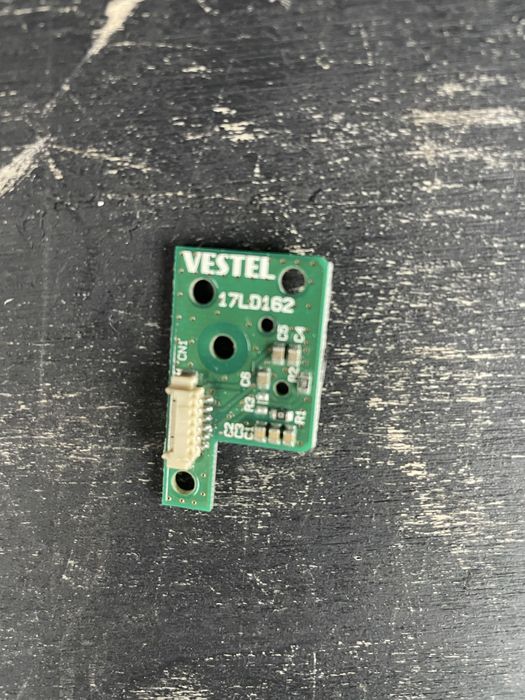 плати і деякі запчастини Panasonic tx-39dw334(Vestel17ips71,17mb110)