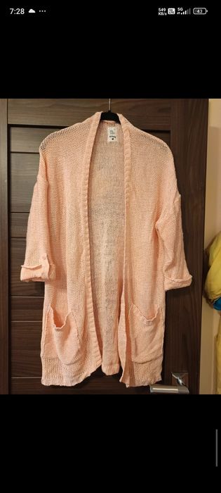 Różowy sweterek, rękaw 3/4