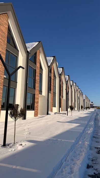 Продаж таунхаусу Aura Village