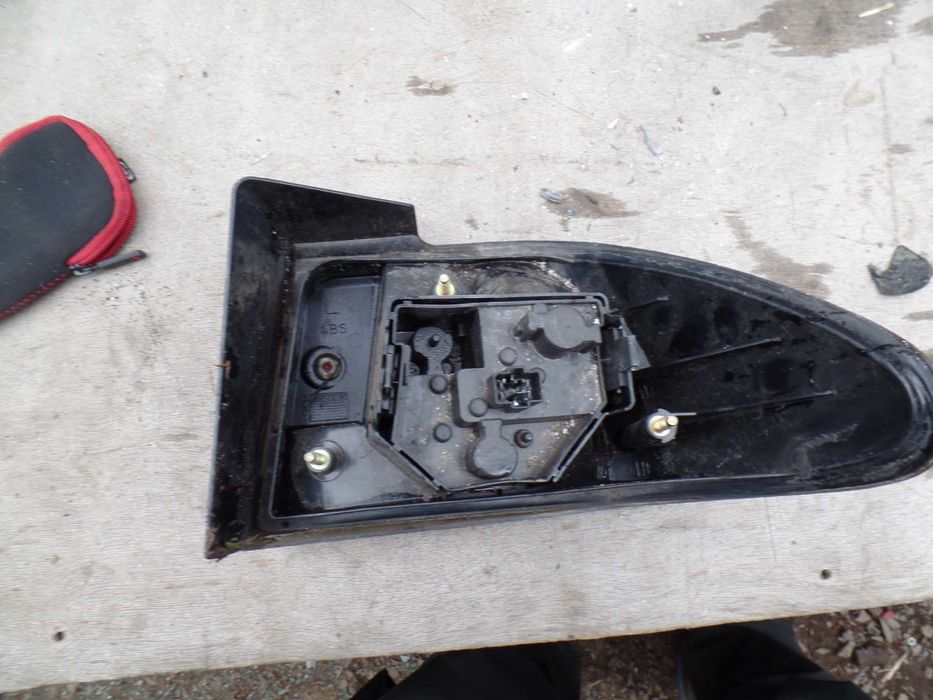 Kwi6 Lampa tylna lewa saab 900 HB w błotnik wysyłka