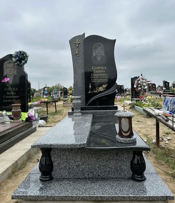 Памʼятники від виробника