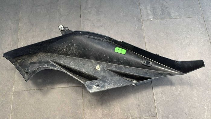 Owiewka Osłona Boczna Boczek Lewy Yamaha YZF R125. 2008-20 [1.2]