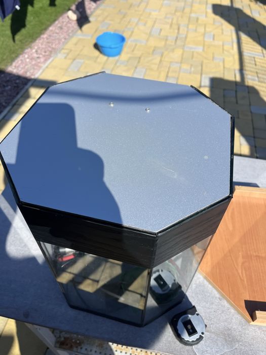 Продам б/у акваріум