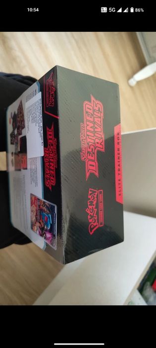 ETB Destined Rivals selada em Inglês