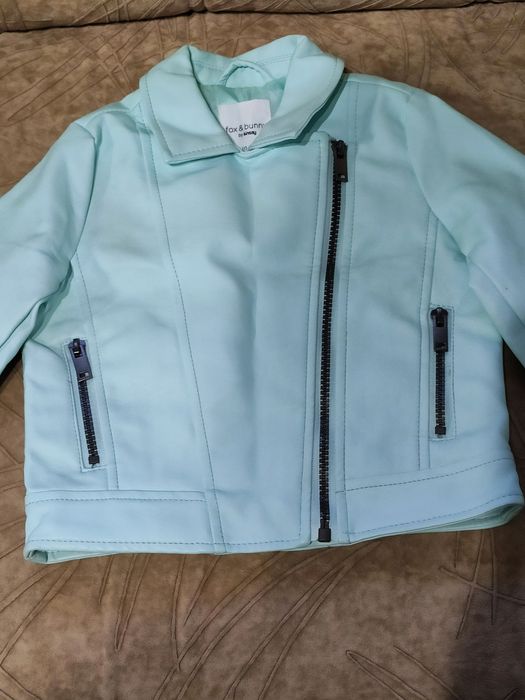 Продам детскую куртку для девочки