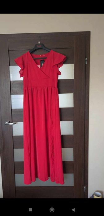 Nowa czerwona sukienka
