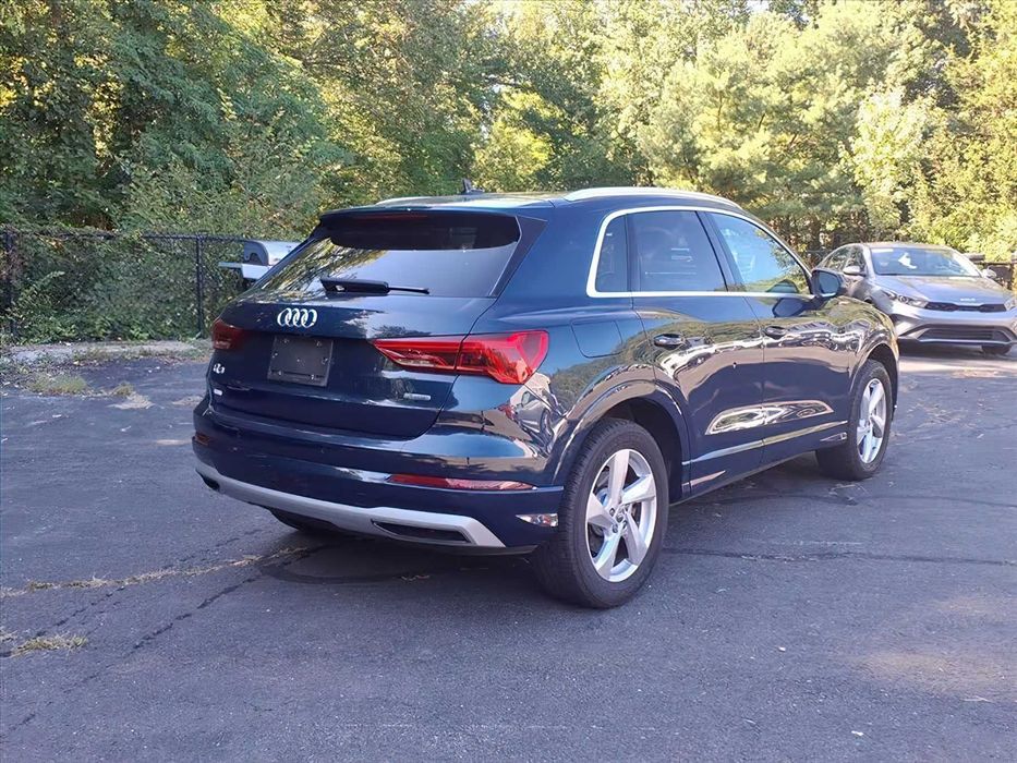 Audi Q3      2020