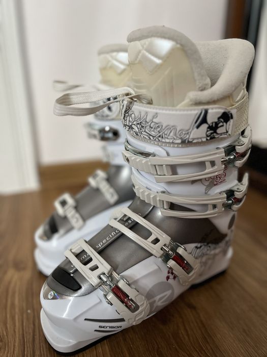 брендові лижні черевики (нові)