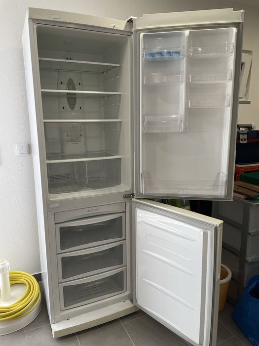 Vendo frigorifico  LG combinado no frost