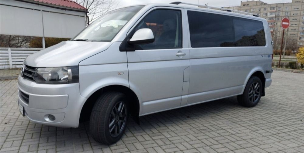 В отличном состоянии. Обслуживал во время, денег не жалел. На данный момент, вопросов нет