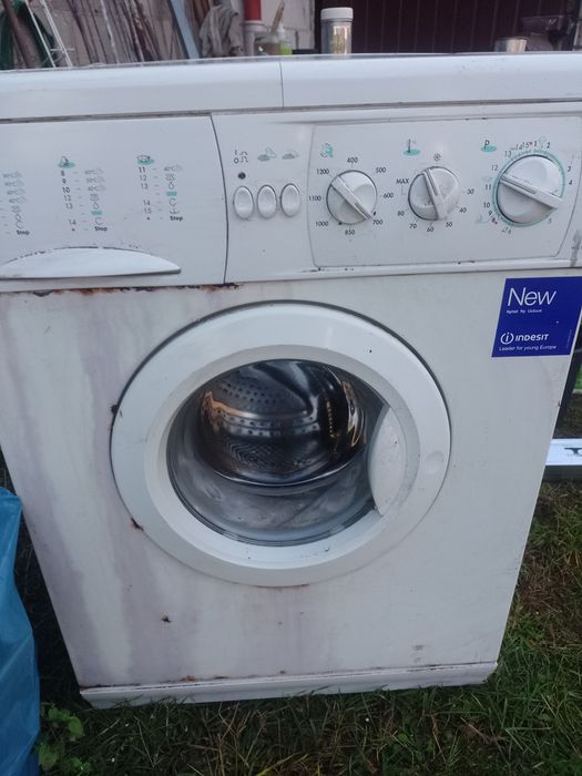 Pralka Indesit uszkodzona