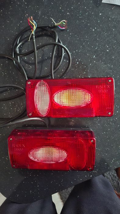 Lampy do przyczepy nowe z żarówkami