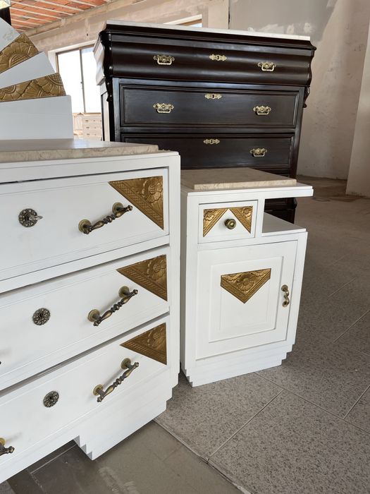 OPORTUNIDADE Pechiché e Mesas de Cabeceira