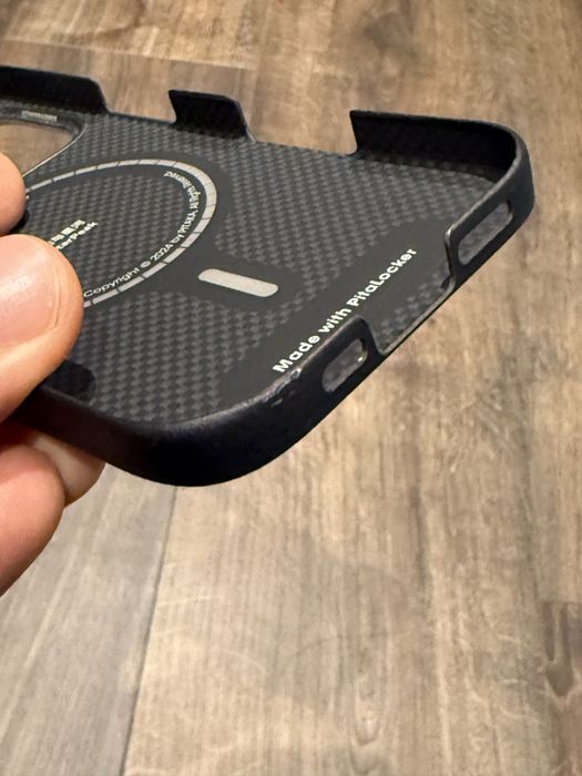 Оригінальний чохол Pitaka для iPhone 16 Pro