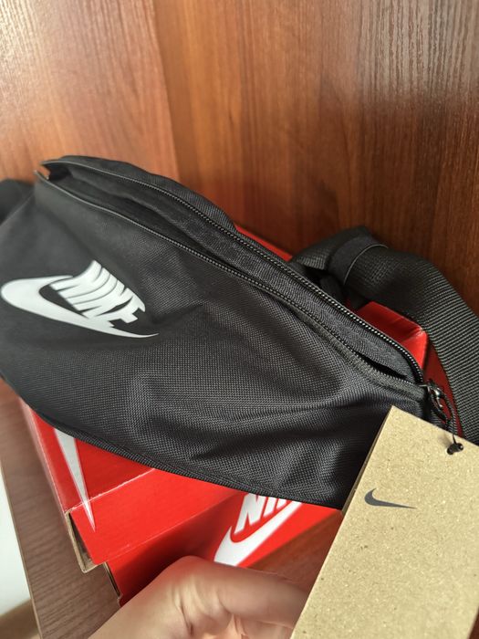 сумка бананка Nike