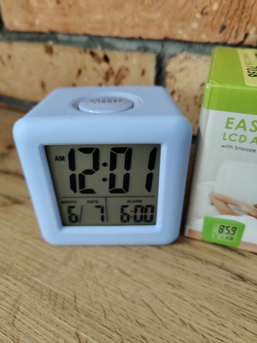 Cyfrowy budzik zegarek LCD 3 cale z funkcją drzemki