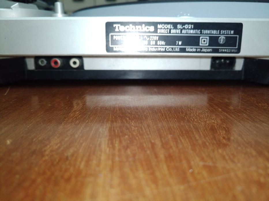 Gira discos Technis SL - D21
