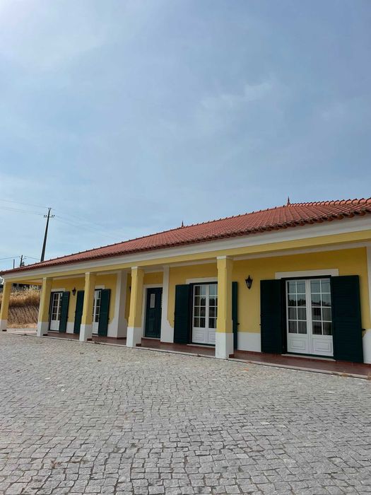 Moradia unifamiliar com terreno