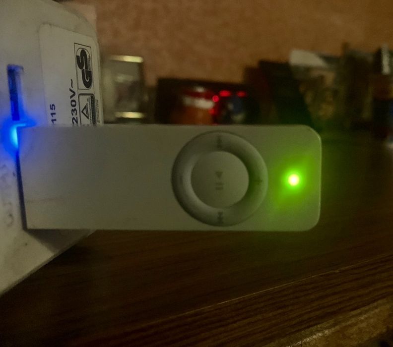 Ipod shuffle 1st gen.