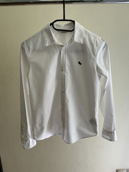 Biała koszula chłopięca