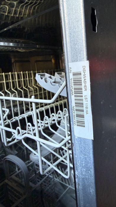 Посудомийка Hotpoint-Ariston LST 116