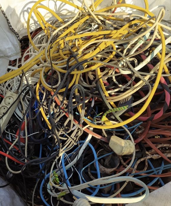 Skup kabli zlomu i elektroniki.