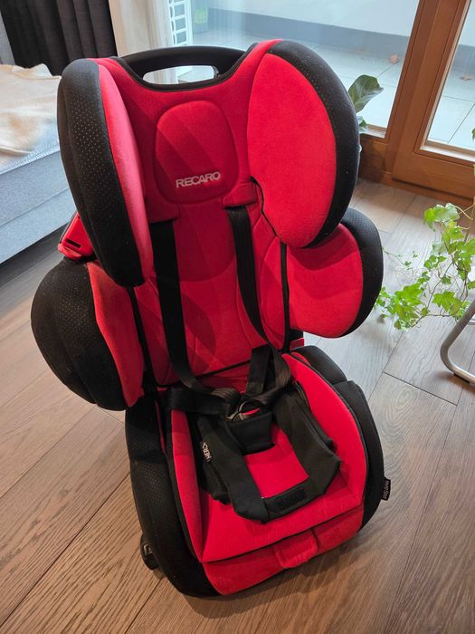Fotelik RECARO Young Sport Hero Ruby (9-36 kg)