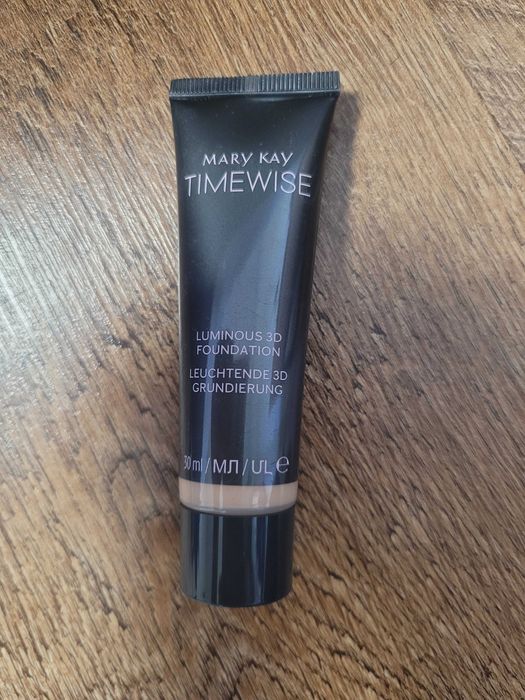 Podkład Rozświetlający Mary Kay nowy Beige W100 03.28r