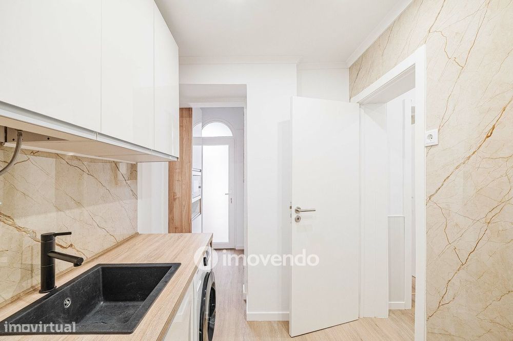 Apartamento T1 remodelado e com cozinha equipada, em Entrecampos