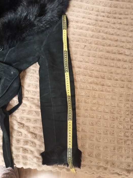 Дублянка жіноча розмір М чорна камера подає як сіра