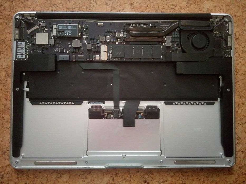 Macbook air 2014 року під ремонт або на запчастини