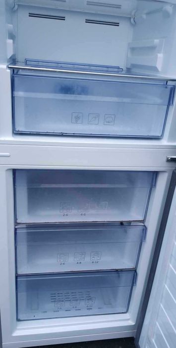 Szuflada górna do Indesit lodówko zamrażarka.