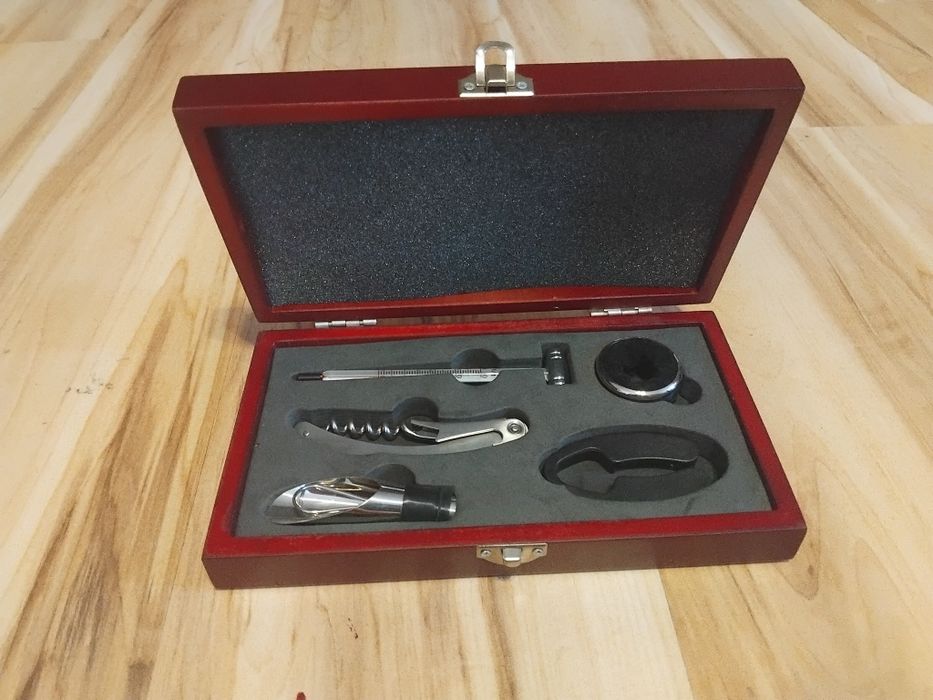 Zestaw akcesoriów do wina