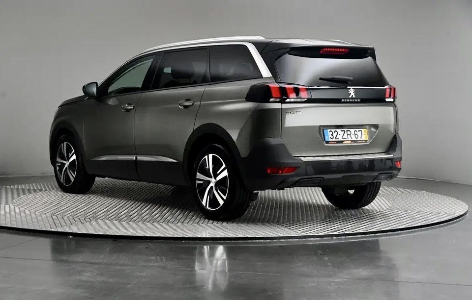 Peugeot 5008 — fotografia 2