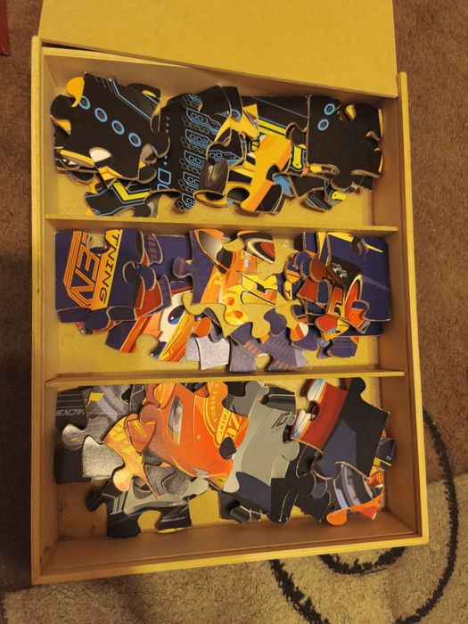 Puzzle różne i gra