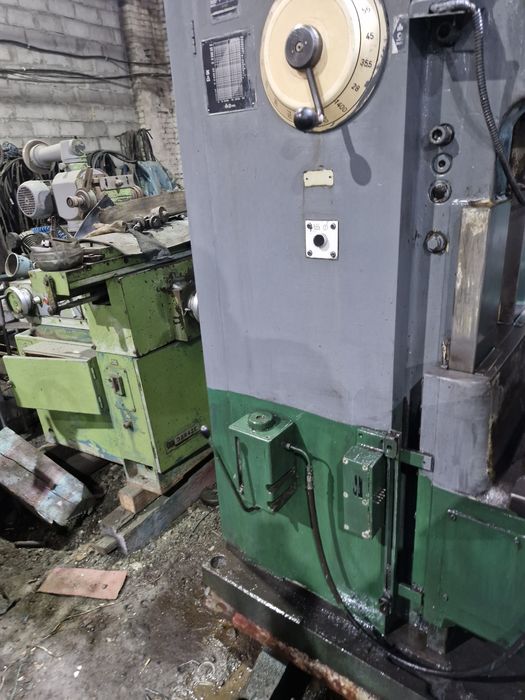 FSS 400E  Вертикально фрезерный станок (аналог 6Р13, 6Т13)