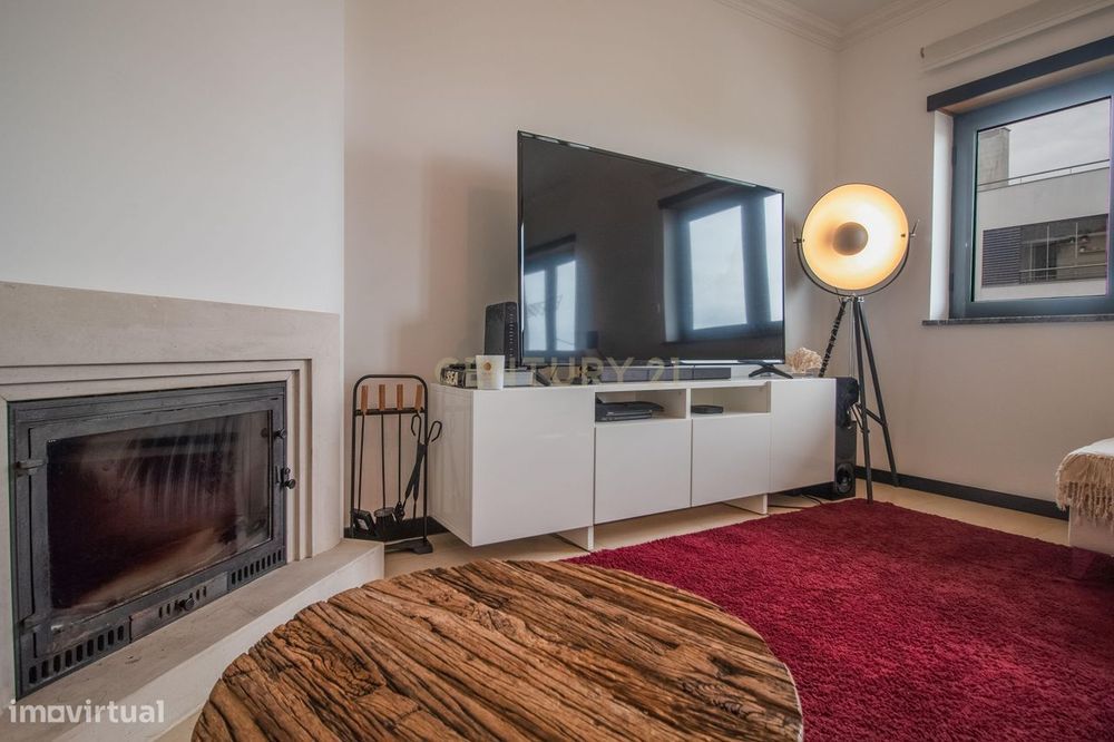 3-Bedroom Apartment with Master Suite, Hydrotherapy Bathtub, and Enclosed Parking Space