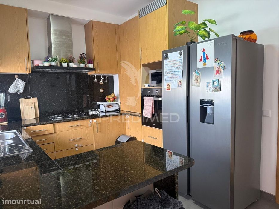 Moradia V3 em Condominio Privado com Piscina.
