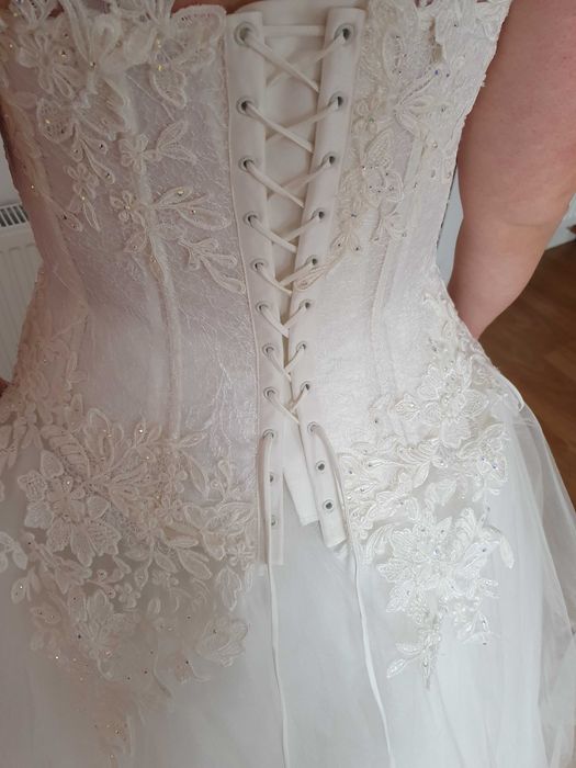 Suknia ślubna kolor ecru