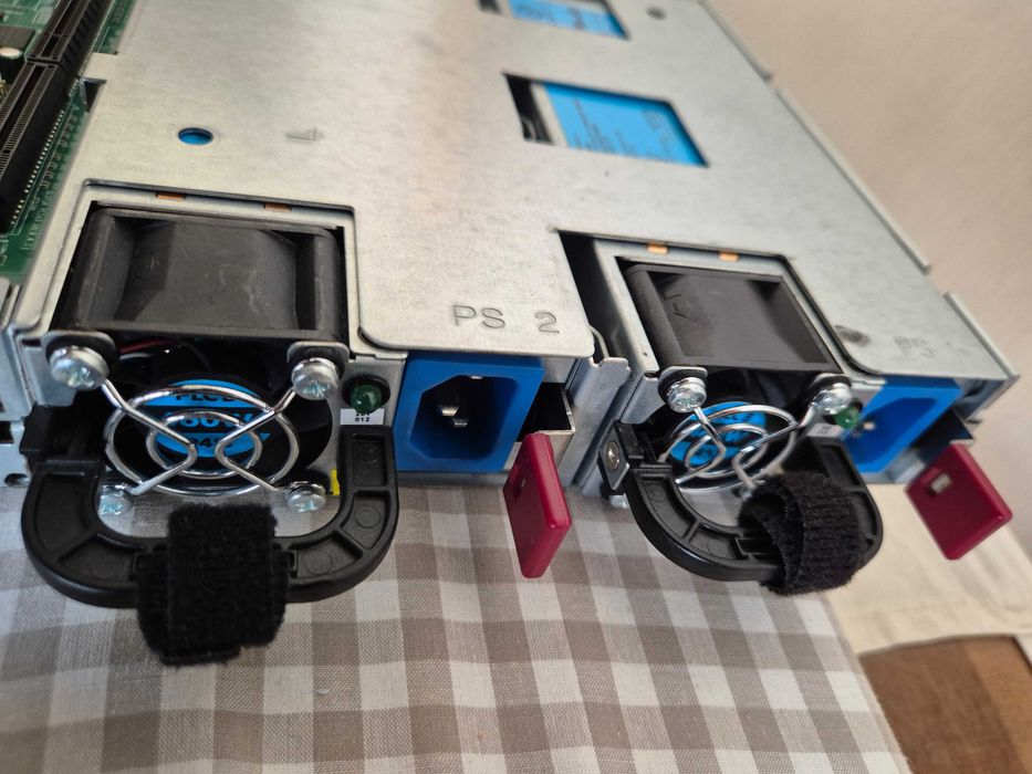 Сервер HP Proliant DL360e Gen8 1U 2xXeon E5-2407/16Gb/2x120SSD/2x4Tb