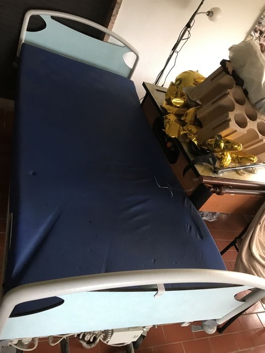 Cama hospitalar eletrica