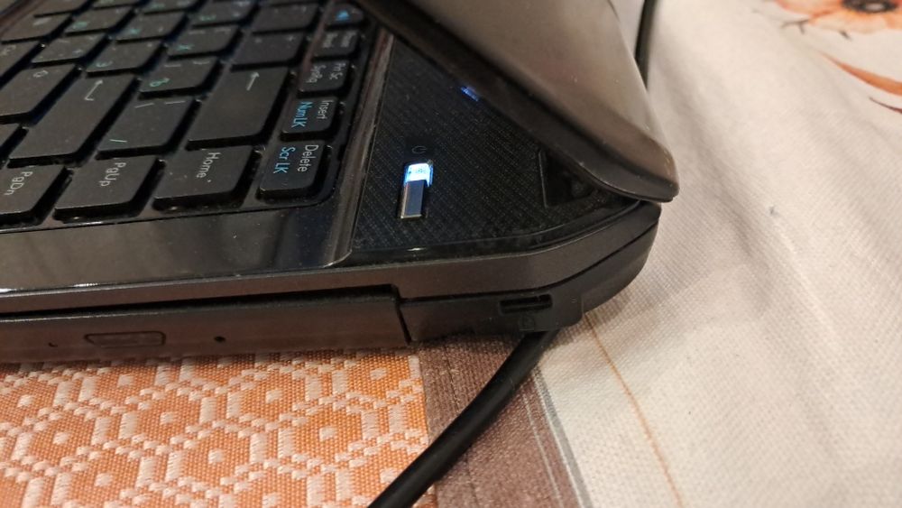 Ноутбук asus, але з дефектом